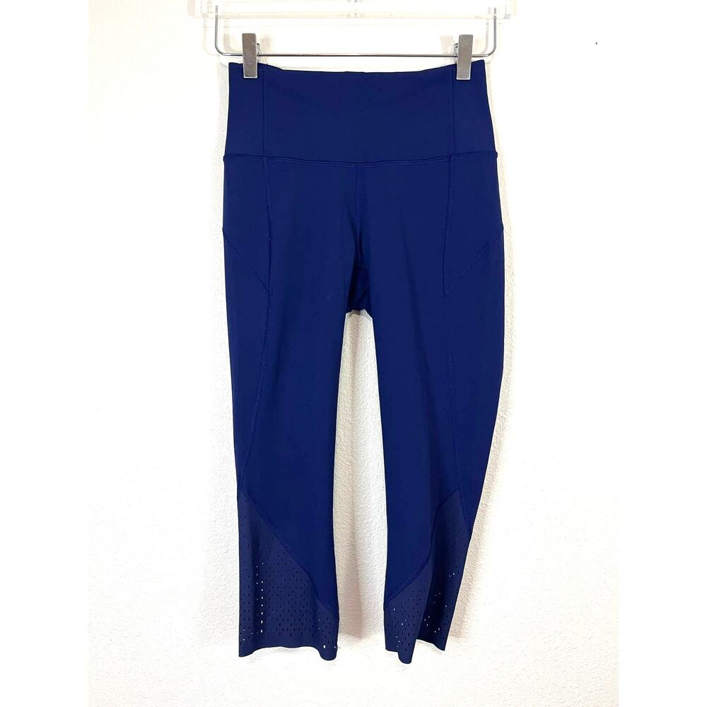 Lululemon Navy Activewear Cropped Pants Women's Size 6